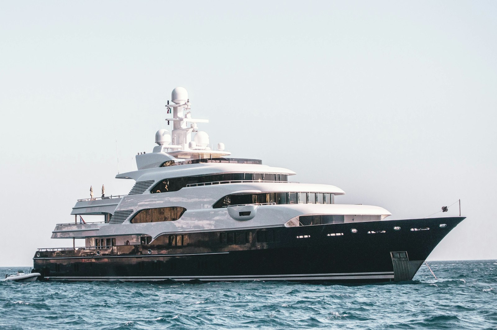 Yacht Charter vs Beach Club Dubai 2026 — Which Is Better Value?