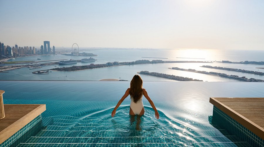 AURA Skypool 360° infinity pool above Palm Jumeirah